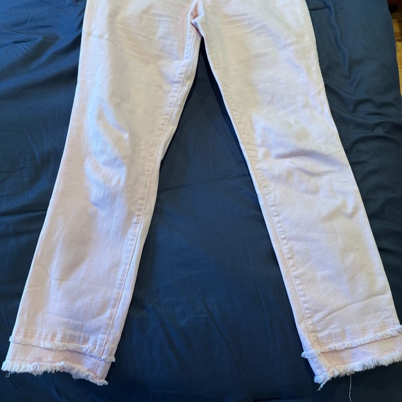 Lily Pulitzer high waist Pink Jeans. Perfect for summer - Picture 2 of 4